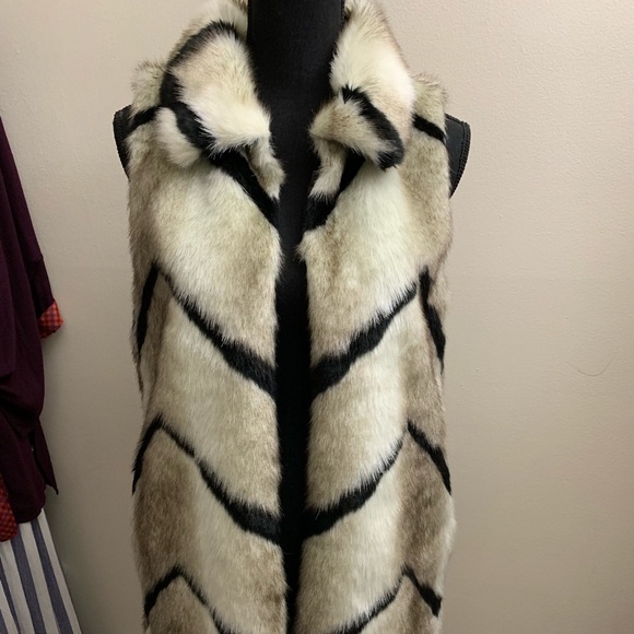 Stella + Lorenzo faux fur - Picture 4 of 4